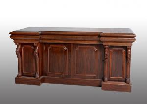 Servante/Credenza antica quattro ante in piuma di mogano appartenente al periodo Vittoriano di prima metà ottocento.