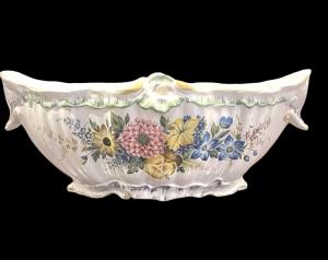 Centro de mesa de cerâmica com decoração floral. Gian Battista Viero. Nove di Bassano.