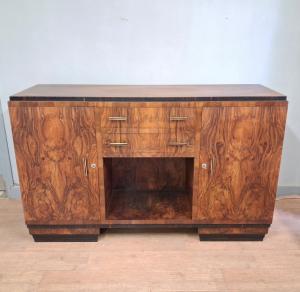 Pequeno aparador Art Déco de nogueira flameada clara original dos anos 1930-40