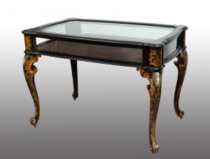 Vitrine/Armário antigo Napoleão III em madeira ebonizada com incrustações de madrepérola. França, século XIX.