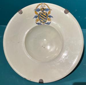 Large compendiary display plate. Faenza, late 16th century.