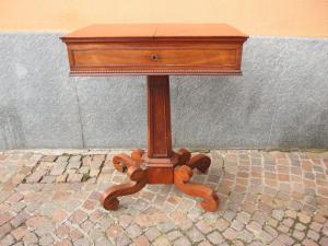 ROSEWOOD TOILETTE TABLE, CHARLES X STYLE, MID-19TH CENTURY, FRANCE, 58x40x75 cm