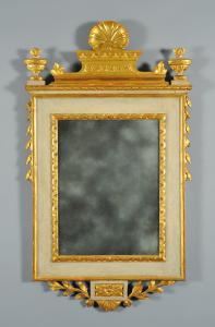 Specchiera neoclassica in legno intagliato, dorato e laccato Lombardia fine secolo XVIII