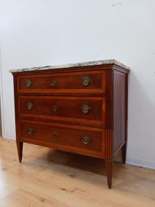 Cassettone Luigi XVI direttorio in noce , piano in marmo - comò - fine XVIII sec/700 - 103cm!