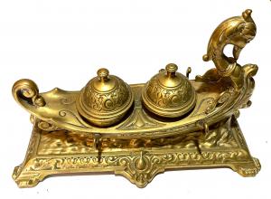 Gilt bronze inkwell with gondola.