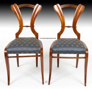Vienna 1820 c.a. Rara coppia di splendide sedie biedermeier integre, straordinarie nella modernità,  attribuibili a Joseph Dahnauser, mod. 131