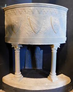 CHP832 - Stone fireplace, 16th/17th century, approx. W 160 x H 150 x D 25 cm