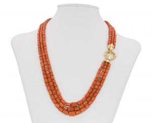 Collana in corallo a barilotti con susta in oro 18k
