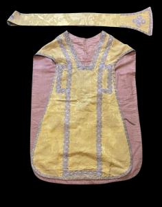 Clerical liturgical vestment: Chasuble with stole, decorated with silver thread.