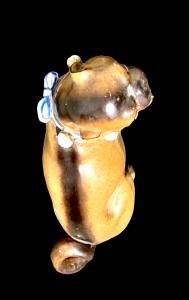 Bunte Porzellanfigur eines Mopses. Dresden. - Foto 5