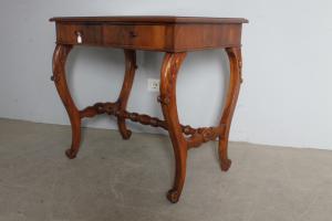 Antica scrivania scrittoio Luigi Filippo noce Toscano metà 800 restaurato . Mis 84x 55 h 78 