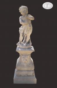 ESTÁTUA COM BASE DE PEDRA
