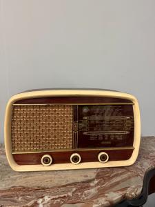 Antica radio a valvole, anni '50, 47x30x18cm Minerva