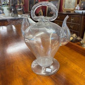 Antica Brocca in vetro soffiato XVIII sec per acqua santa . Mis H 32 La 23 . 