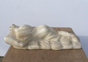 Sculpteur italien (XIXe siècle) - Jeune fille allongée. - Foto 7