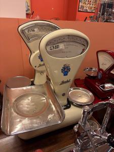 Bilancia Berkel modello 900 restaurata a 2 piatti