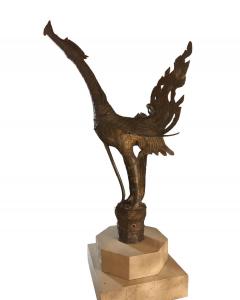 Orientalische Skulptur eines geflügelten Schwans
