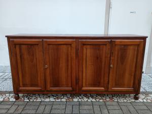 Anrichte mit 4 Türen. 218lx52px110h