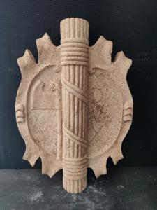 Stemma Fascista - Fascio Littorio - DVX - 50 x 36 cm - Travertino 