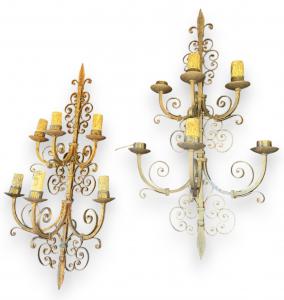 LAMP250 - Par de arandelas douradas, época 8/900, medidas cm L 60 x A 115 x P 34