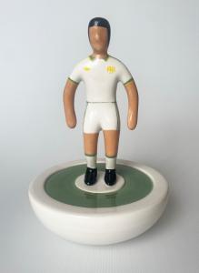Calciatore AS Roma - Scultura in ceramica di Stefano Puzzo