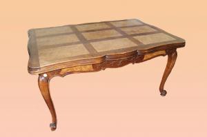 Table with extensions, Provençal style, in 1800s French elm.