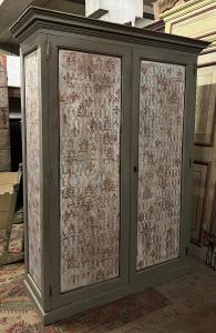 ARM257 - Lacquered wardrobe, 19th century, dimensions max cm W 154 x H 204 x D 57