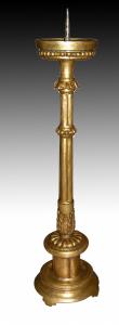 Raro candeliere in  legno scolpito e dorato a foglia del neoclassicismo / primo impero viennese. 1800 c.a.