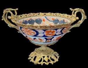 Porcelain bowl made in Imari, Japan, 18th/19th century.
