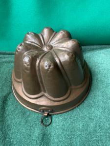 Kupferne Puddingform aus Italien.