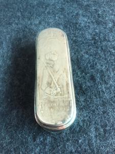 Brass snuff box engraved with a crowned nobleman with sword and eagle. Holland