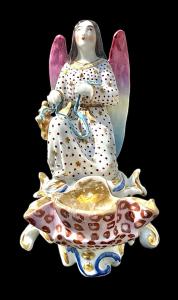 Acquasantiera in porcellana da appoggio con figura di angelo. Francia. - Foto 6
