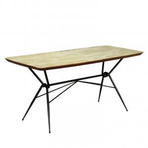 Mesa dos anos 60