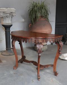 Consolle in legno di noce, Italia, '700