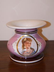 Small French pink porcelain vase from the 1800s with painted Lady