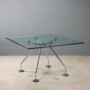 Mesa 'Nomos' de Norman Foster para Tecno Años 90