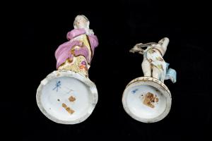 Paar polychrom bemalte Meissen-Porzellanfiguren, die Frauen darstellen. Ende des 19. Jahrhunderts. - Foto 5