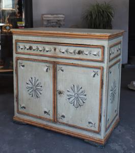 Credenza laccata, Toscana, 700