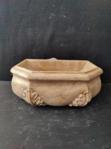 Elegante acquasantiera sfaccettata in marmo Nembro - 26 x 26 cm - Venezia