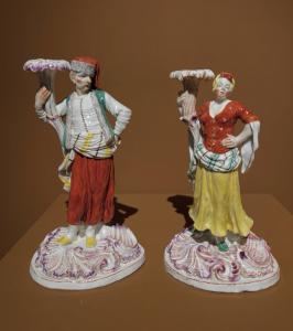 Rara coppia di candelieri in porcellana , Cozzi , Venezia VENDUTA