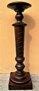 grande colonna in noce
