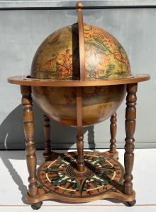 Globo Terrestre com Zodíaco