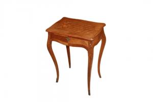 Small Louis XV style toilet table from the 1800s with inlaid top.