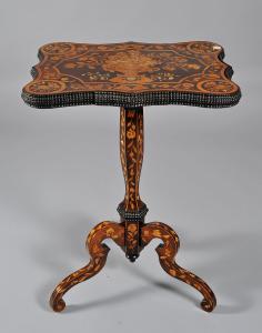 Rosewood veneered center table, Netherlands beginning of the 19th century
