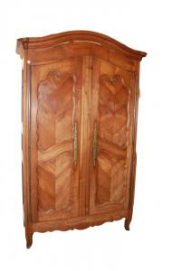 Großer französischer Schrank im provenzalischen Stil aus dem 18. Jahrhundert