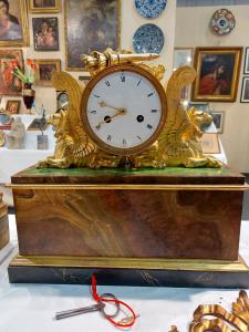 Orologio bronzo dorato Francia XVIII secolo