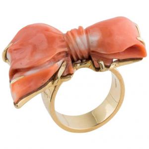 Coral and gold ring-sculpture - G/244
