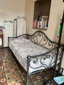 Sofá cama de hierro forjado