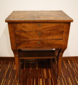 French walnut Directoire style toilet, 1800s