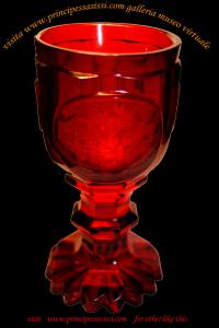 1830-35 c.a Periodo biedermeier. Mirabile calice  boemo  in cristallo trasparente molato e tintop mediante fusione   in vivido e brillante color rosso rubino 